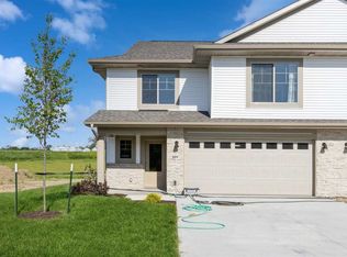 809 High Ridge Trl, Solon, IA 52333