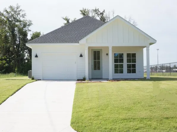 4790 Lake Dr, Panama City, FL 32404