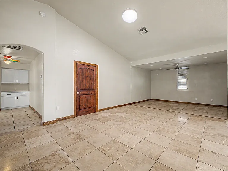8544 W Holly St — Photo 20