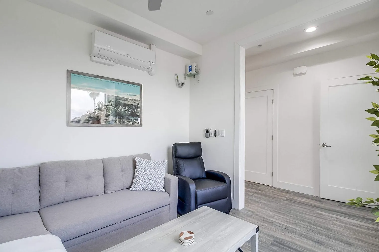 2 bed, 2.0 bath, 1399 sqft, $6,249 — Photo 1