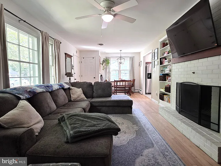 4 Carolee Dr — Photo 8