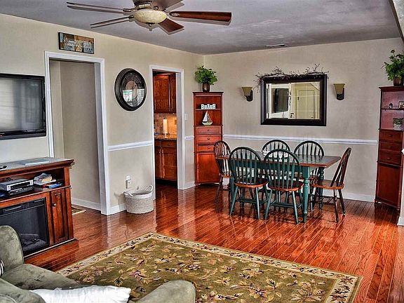 3rd image of 105 65th St APT 207