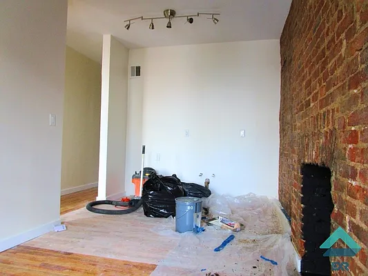 Rented by EXR | media 23