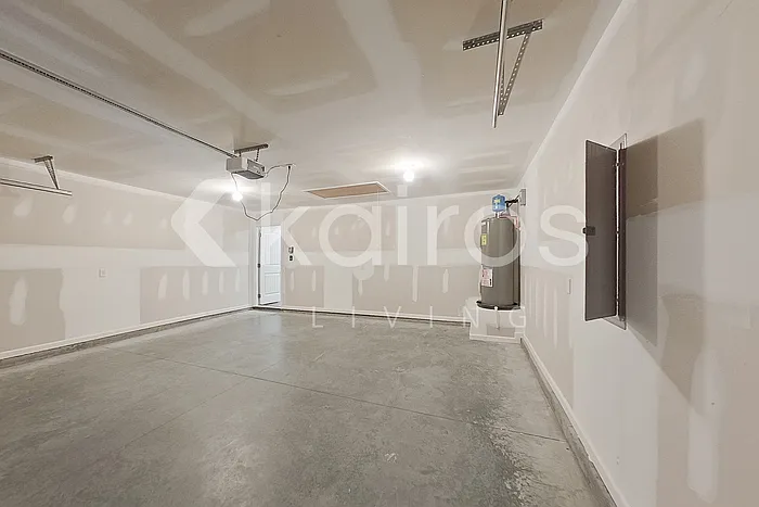107 Lord Effingham Way — Photo 25