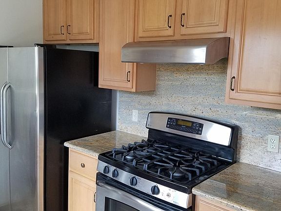 5th image of 7432 Hillmont Dr
