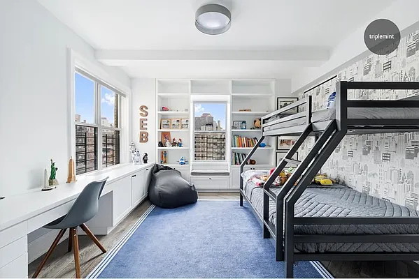 Sold by Triplemint | media 37