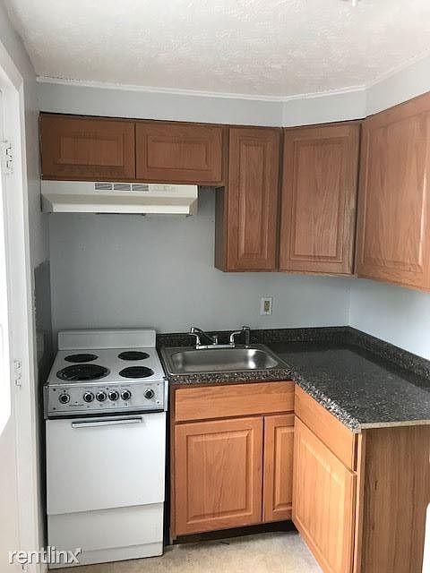 2nd image of 195 Lenox St APT 3