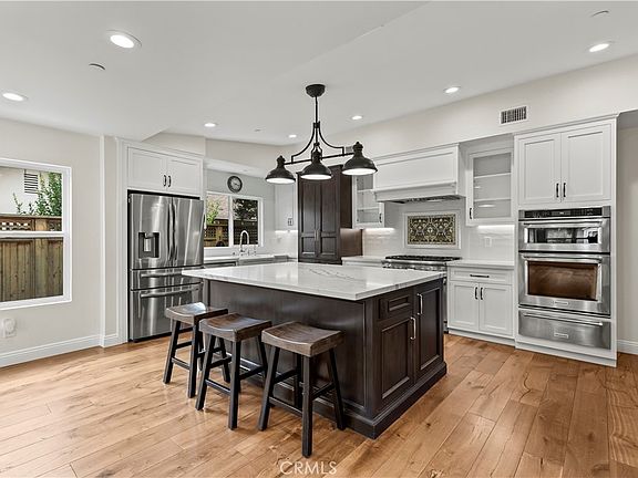 3rd image of 1096 Canyon View Dr