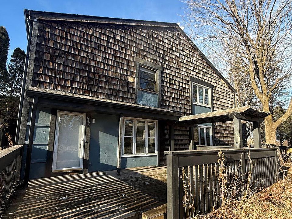1st image of 6883 Grenwich Ln N