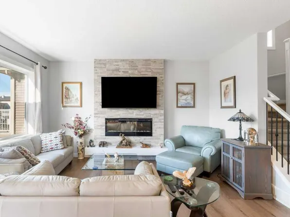 973 N Midtown Ave SW, Airdrie, AB T4B 4V7