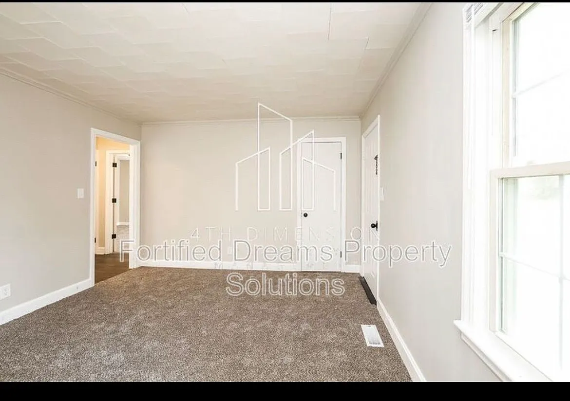 2 bed, 832 sqft, $995 — Photo 2