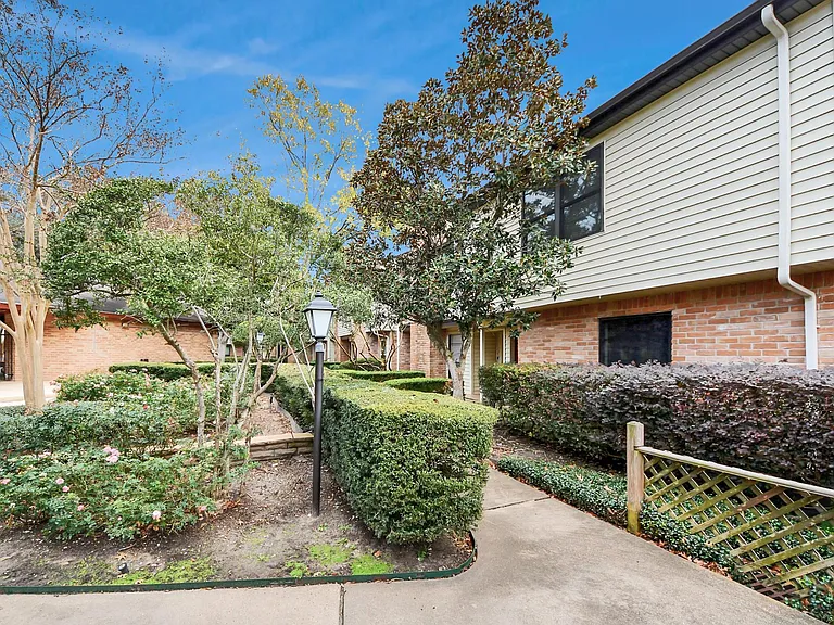 2588 Bering Dr — Photo 39