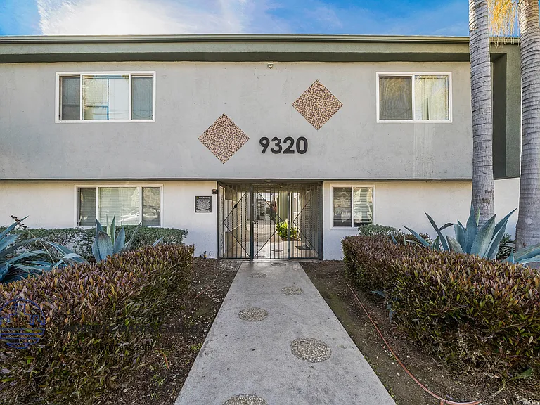 9320-9330 Elm Vista Dr. — Photo 16