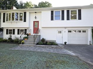 5 Westport Dr, Shrewsbury, MA 01545