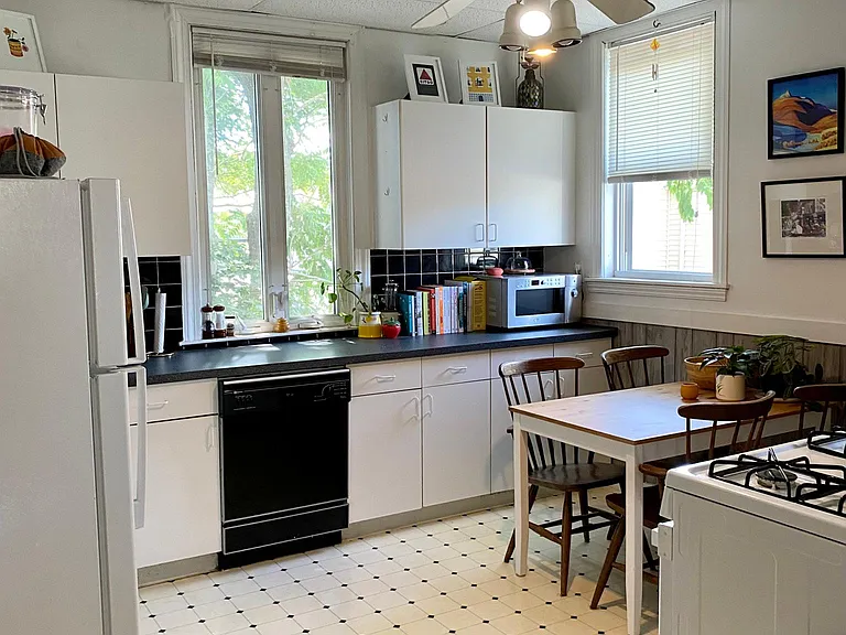 160 Otis St #3 — Photo 2