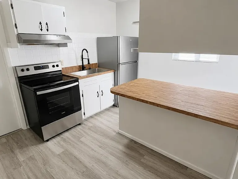 608 Baystate Ave #4 — Photo 2
