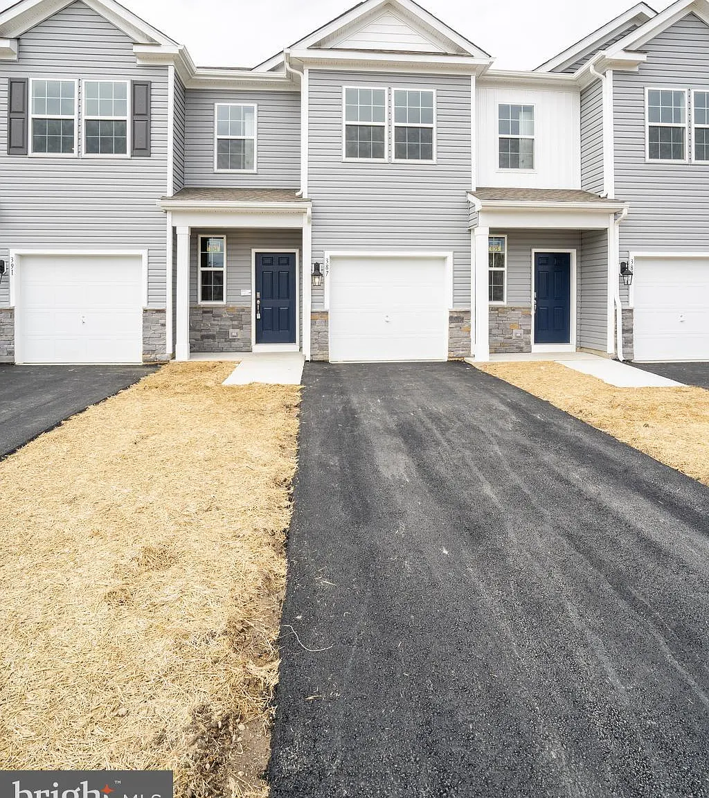 3 bed, 2.5 bath, 1484 sqft, $2,750 — Photo 1