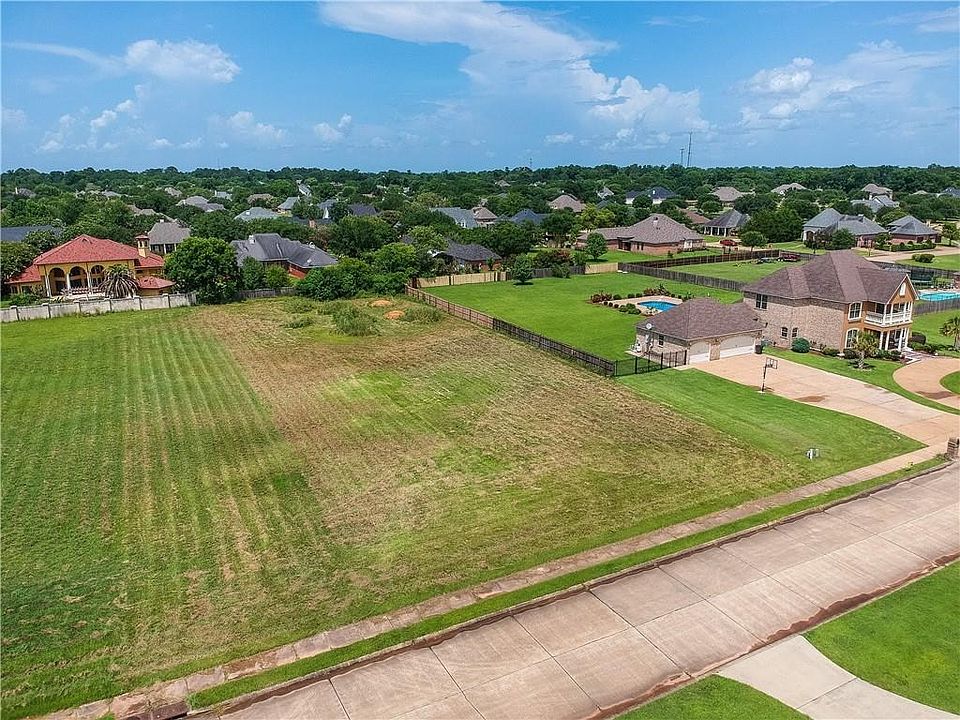 1st image of 6425 Windy Oaks