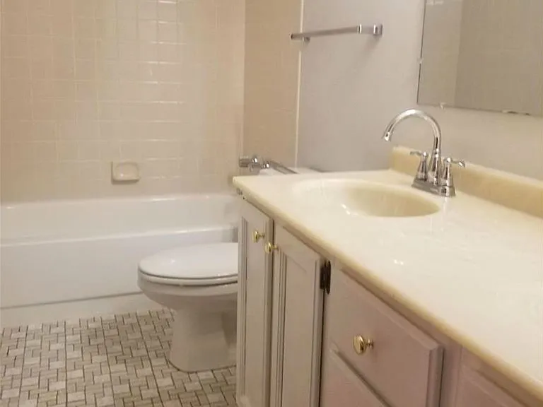 2422 Mendelssohn Ln #6 — Photo 12