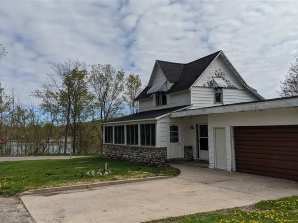 2602 Elm St, Central Lake, MI 49622