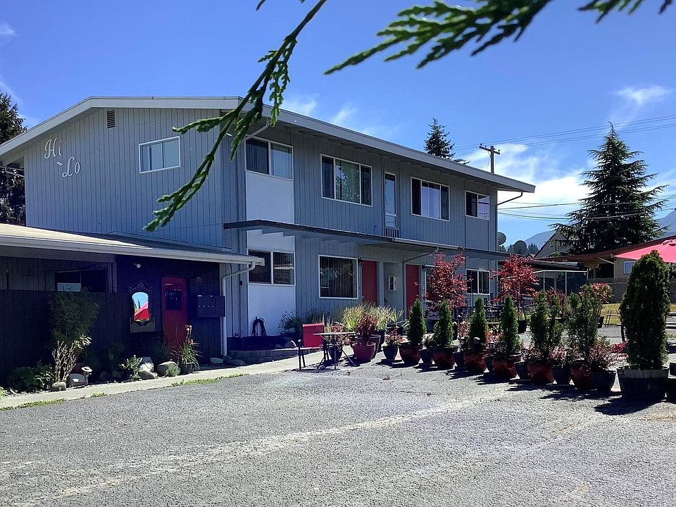 1st image of 236 E Lauridsen Blvd #4