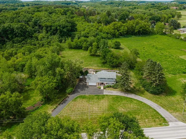 N10W28431 Northview ROAD, Waukesha, WI 53188