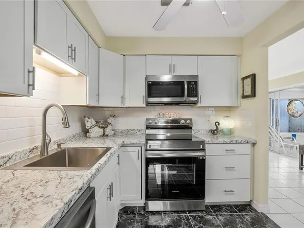 9 Hackney LN #A34, NAPLES, FL 34112