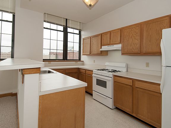 1 Bedroom Apartment Kitchen