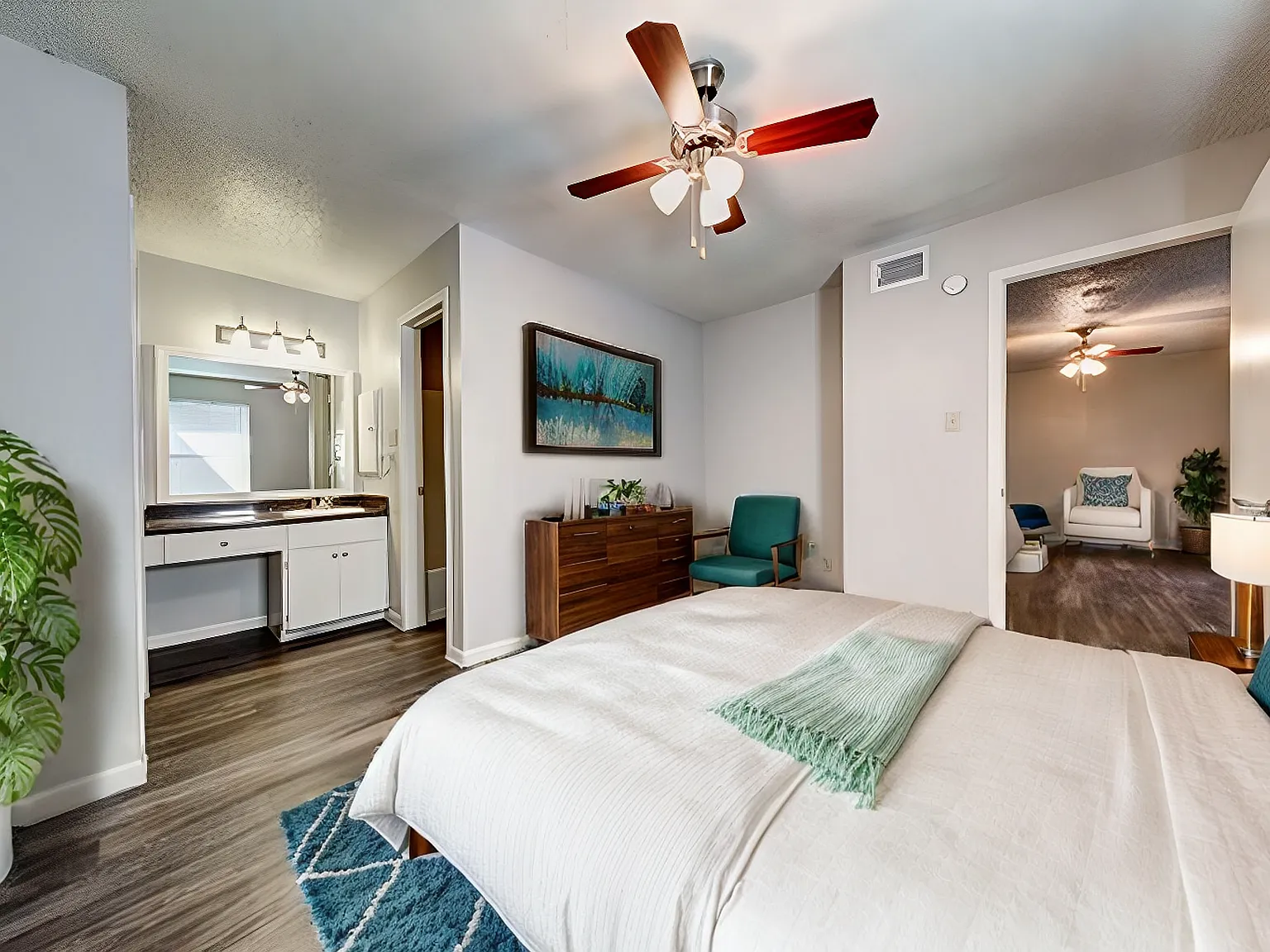 Chimney Park Apartments — Photo 4