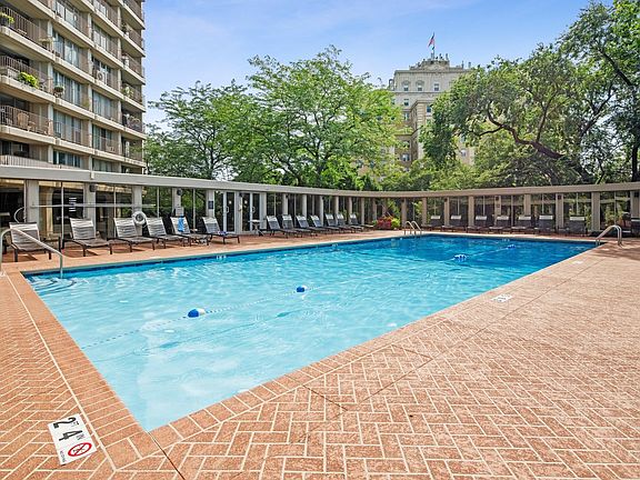 2nd image of 1960 N Lincoln Park West Ave #2704