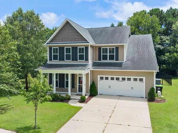 115 Bunchberry Court, Hampstead, NC 28443