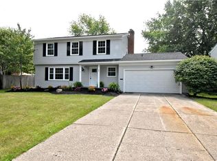 85 Old Farm Cir, Williamsville, NY