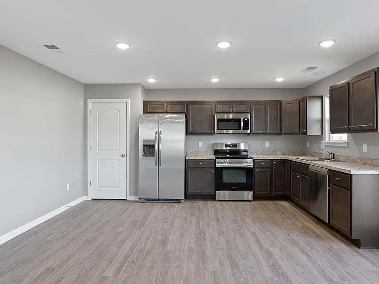 6056 Arbor Wds Way — Photo 9