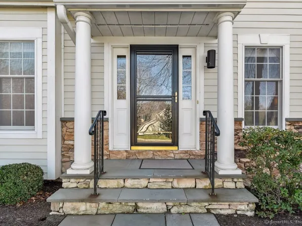 638 Danbury Road #14, Ridgefield, CT 06877
