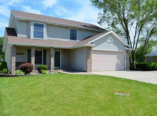 909 14th St, Silvis, IL 61282