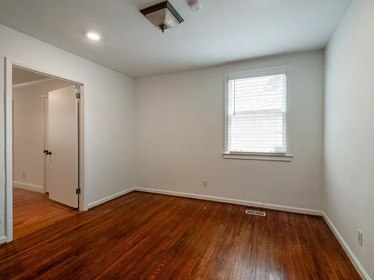 1006 S Douglas Ave — Photo 20