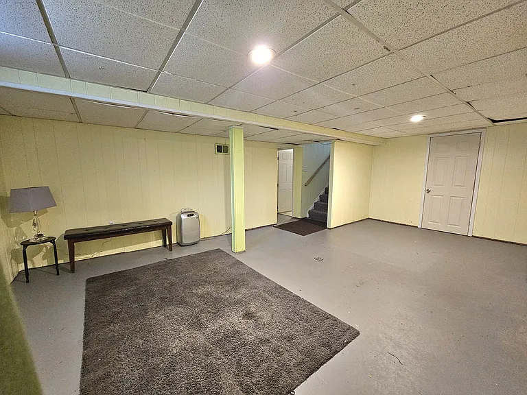 28522 Cambridge St — Photo 13