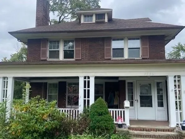 1796 Cumberland Rd, Cleveland Hts, OH 44118