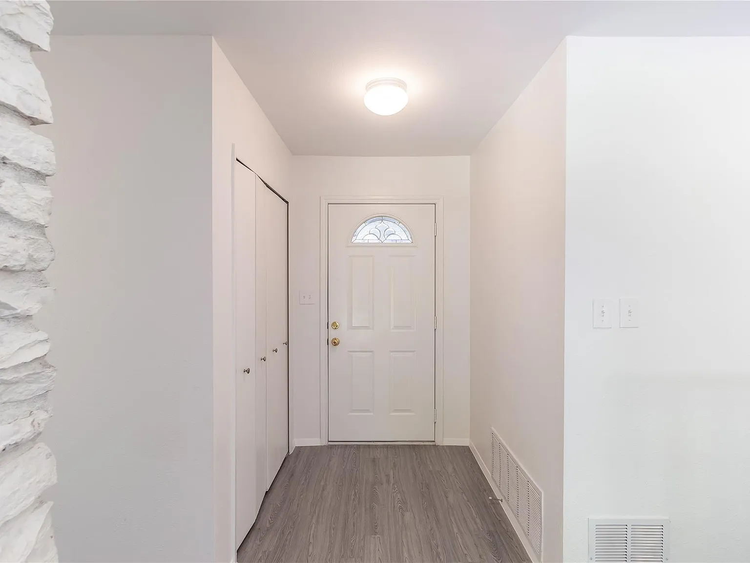 4 bed, 2.0 bath, 1410 sqft, $2,295 — Photo 3