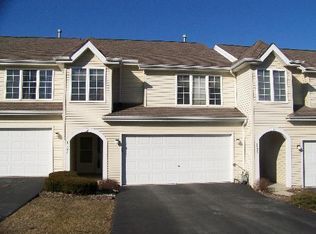 1523 Golden Oak Dr, Woodstock, IL 60098