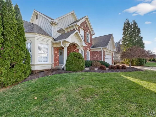 15920 Picardy Crest Ct, Chesterfield, MO 63017