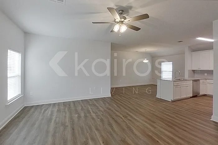 Building Photo - 8040 Hendrick Dr