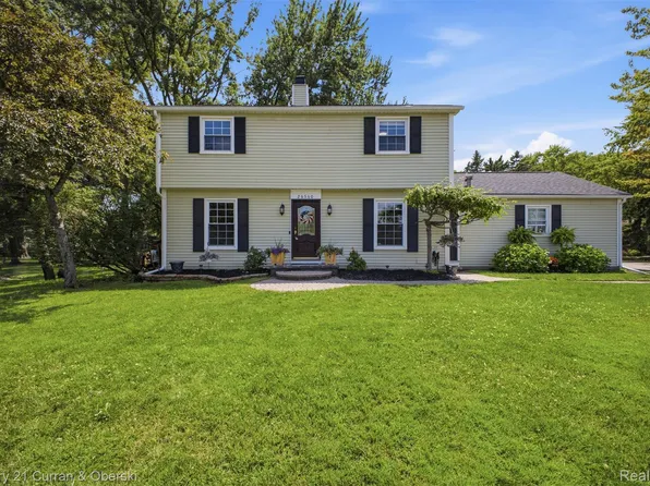 26560 Acacia St, Harrison Township, MI 48045