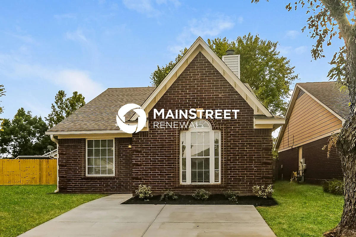 Front View - 215 Guthrie Dr
