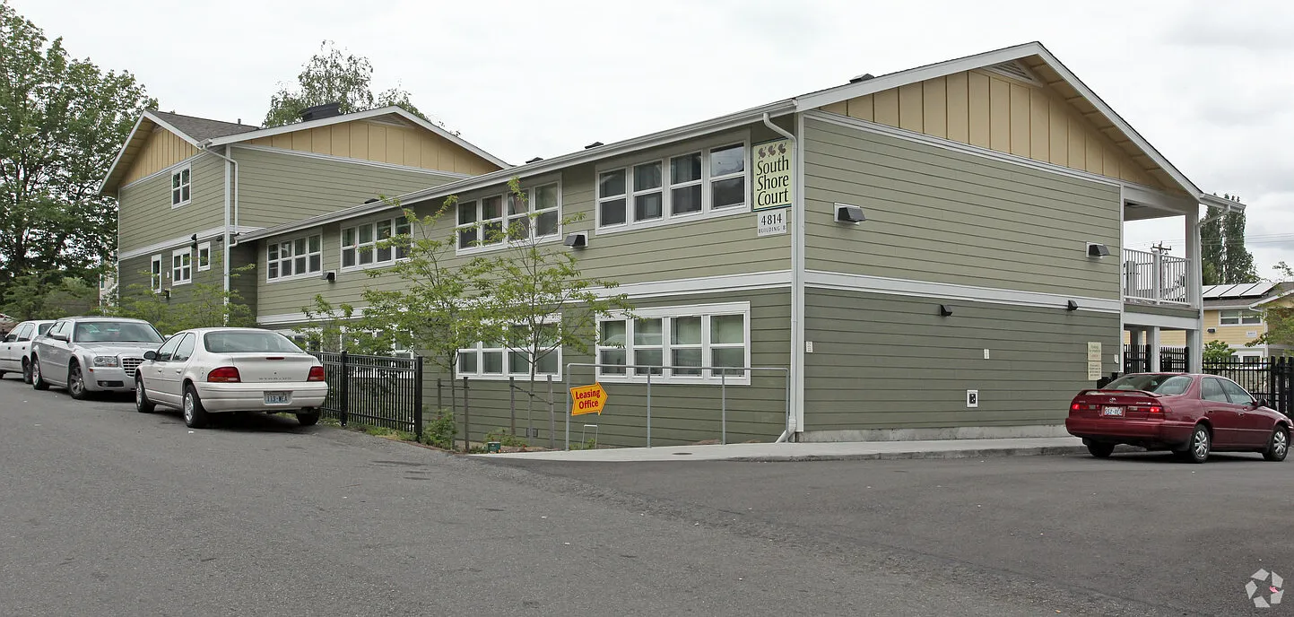 South Shore Court — Photo 1