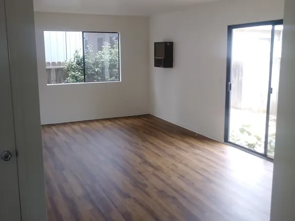 405 Arcade Dr #407, Ventura, CA 93003