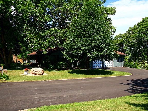4th image of 920 Riverview Dr