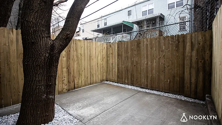 Rented by Nooklyn NYC LLC | media 25