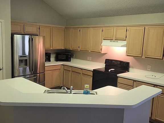 3rd image of 9701 Rochdale Dr