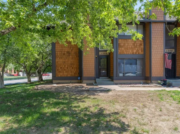 1206 S Dillon Way, Aurora, CO 80012